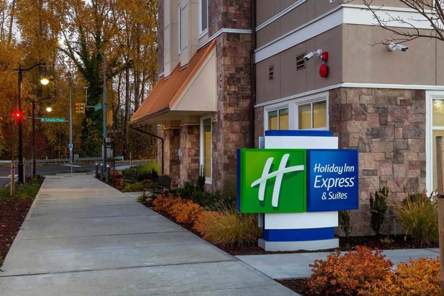 Holiday Inn Express & Suites Seattle South - Tukwila by IHG EXTERIOR
