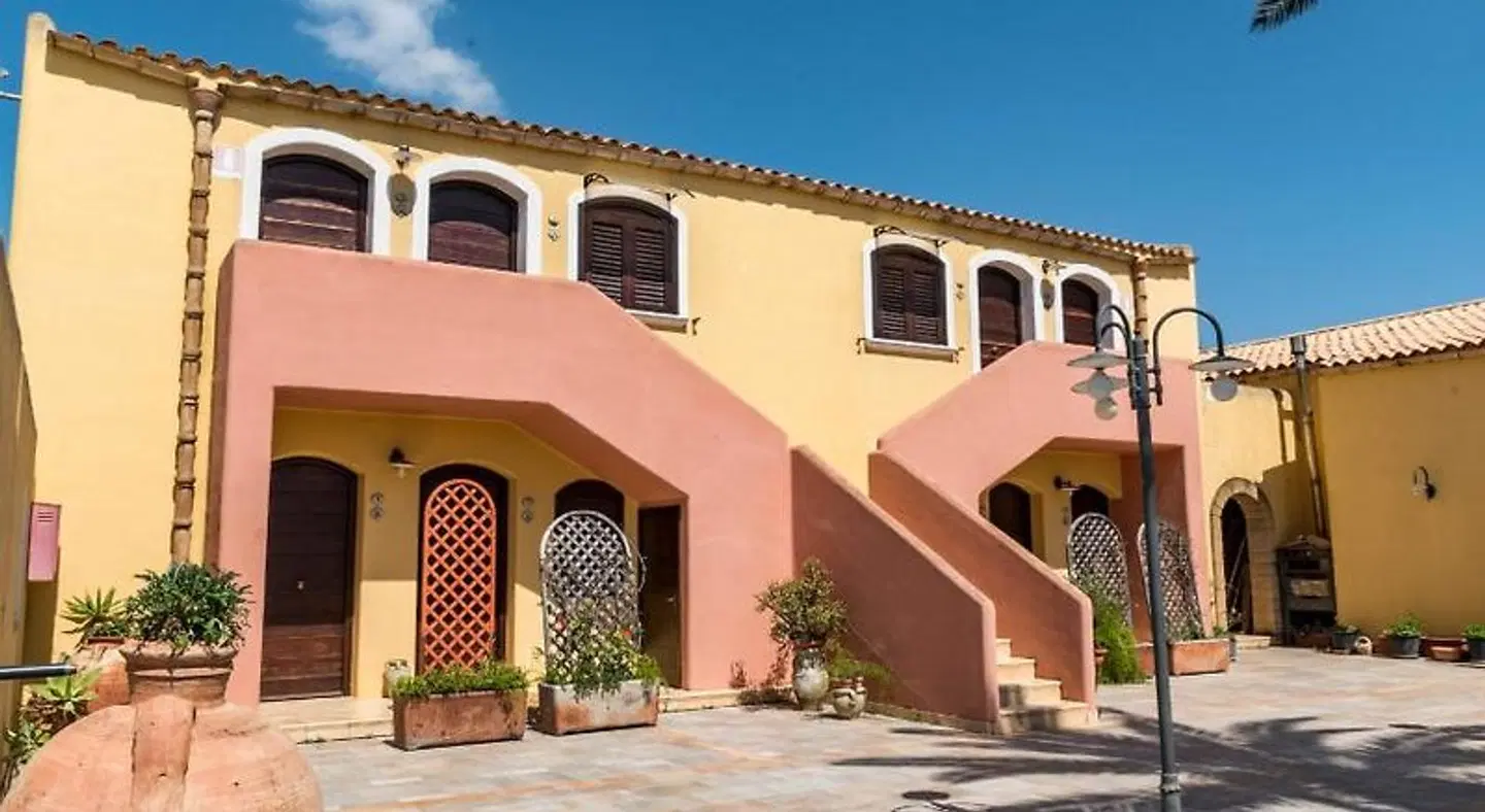 Casa Vacanze Torre Tabia EXTERIOR