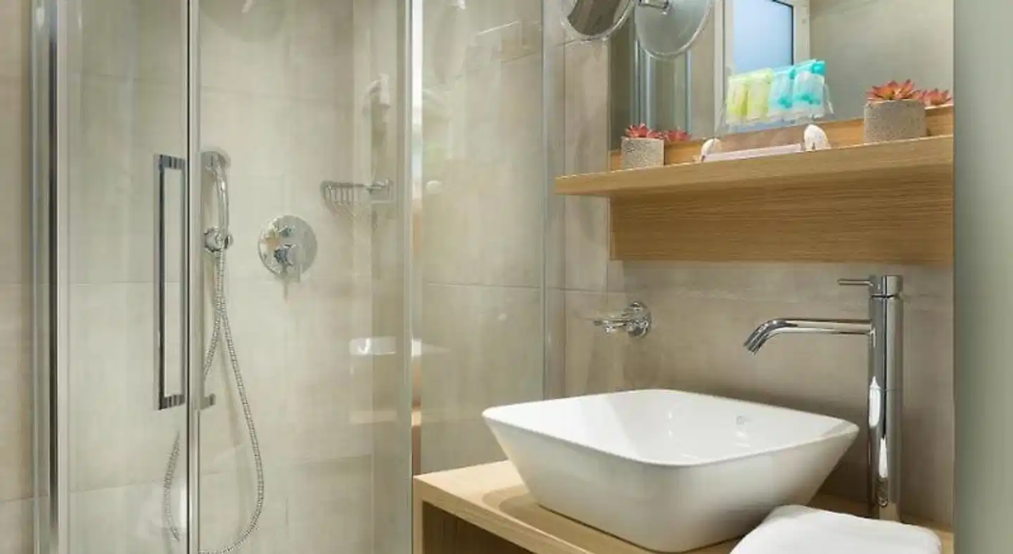 Jason Inn Badezimmer