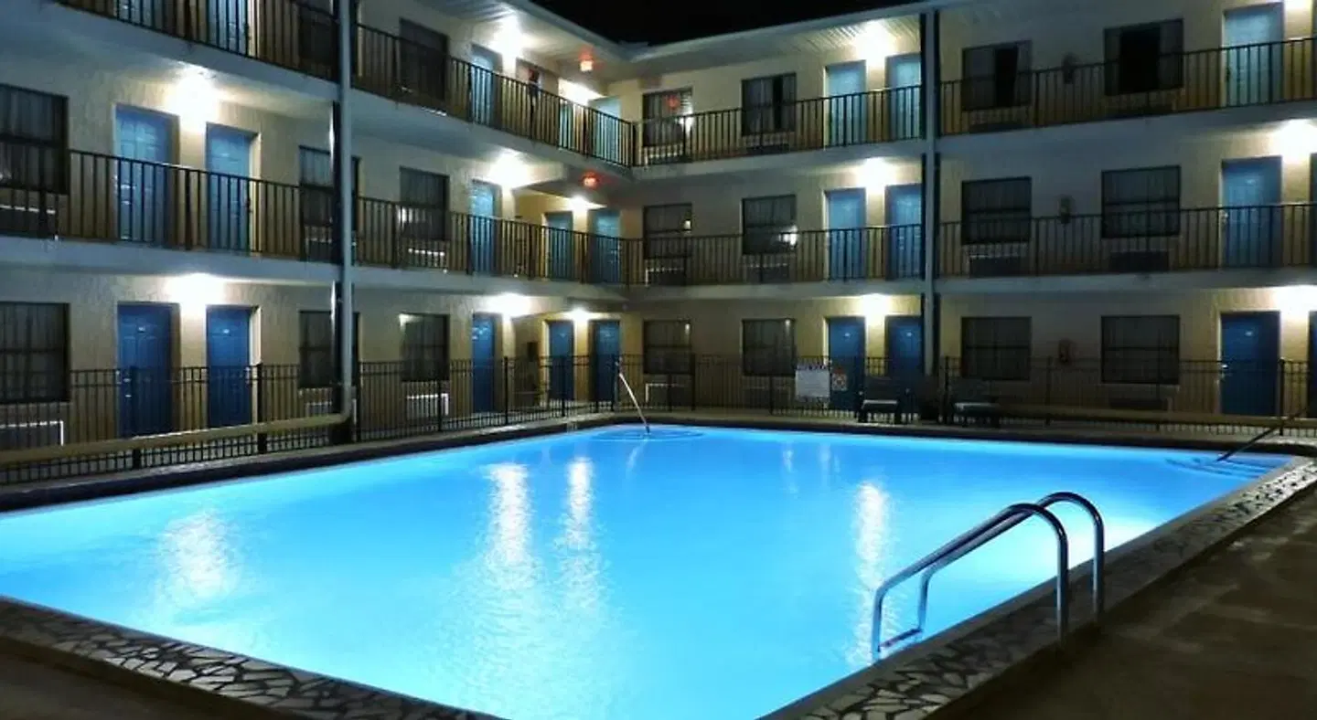 Seasons Florida Resort OUTDOOR_POOL