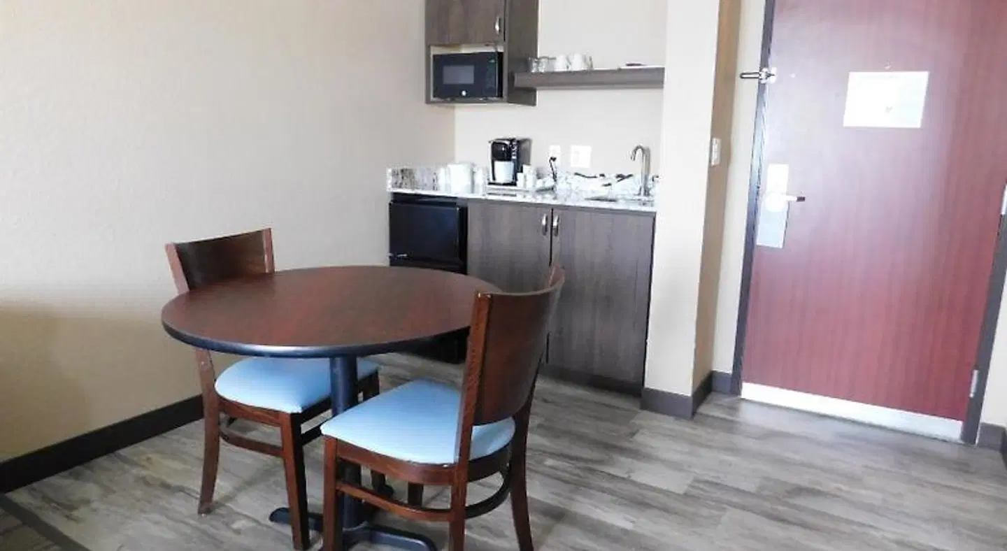 Island Suites ROOM_EXAMPLE