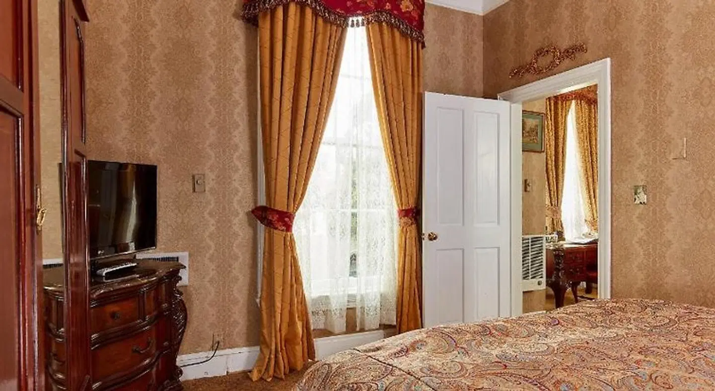 Queen Anne ROOM_EXAMPLE