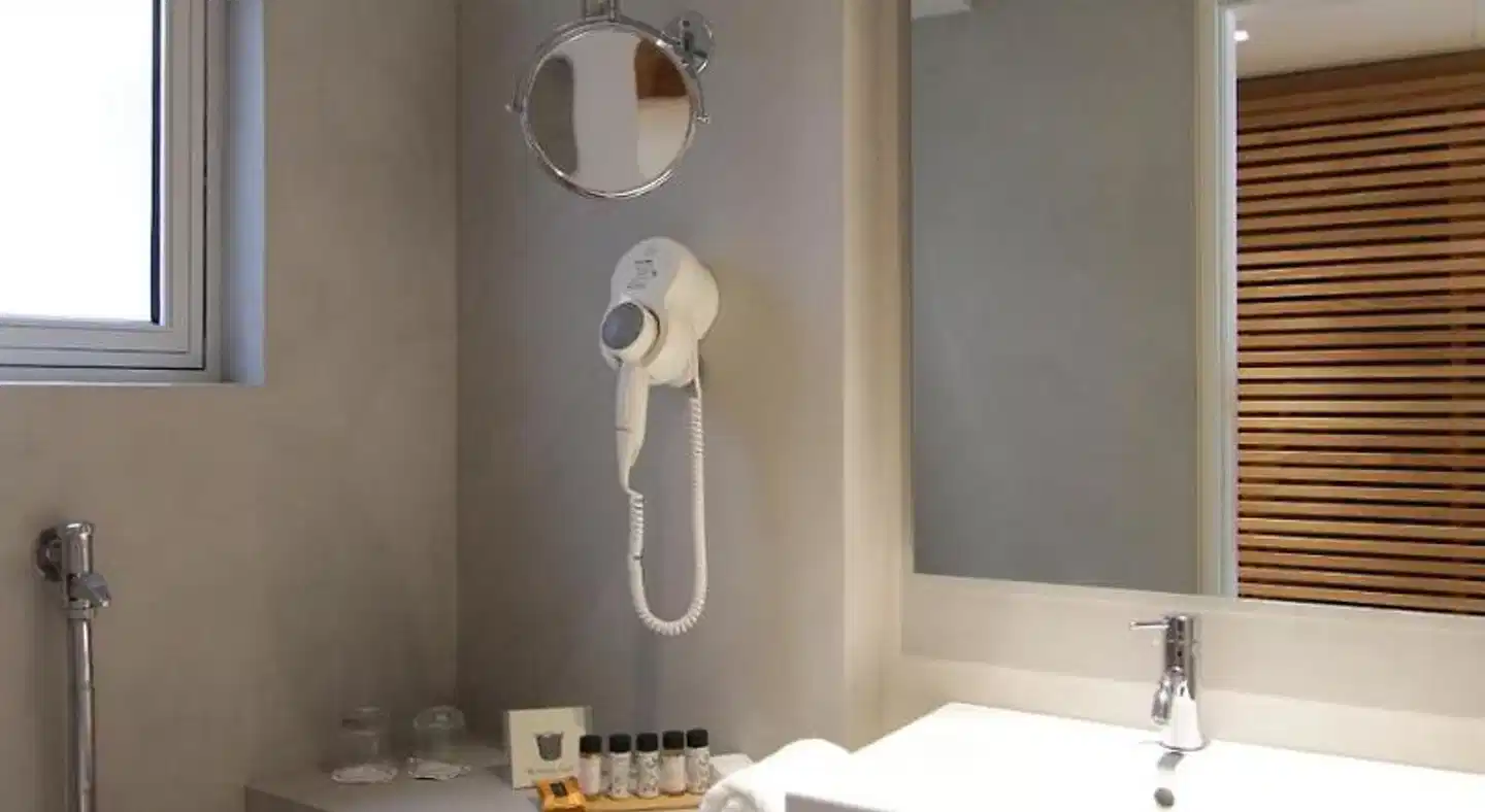 Golden Age Hotel Badezimmer