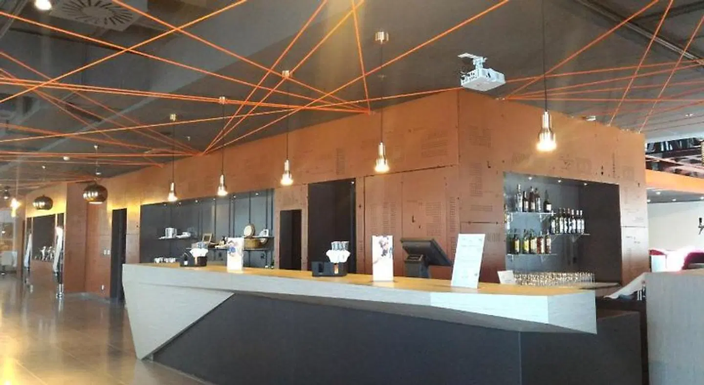 Star inn Lisbon Airport Bar