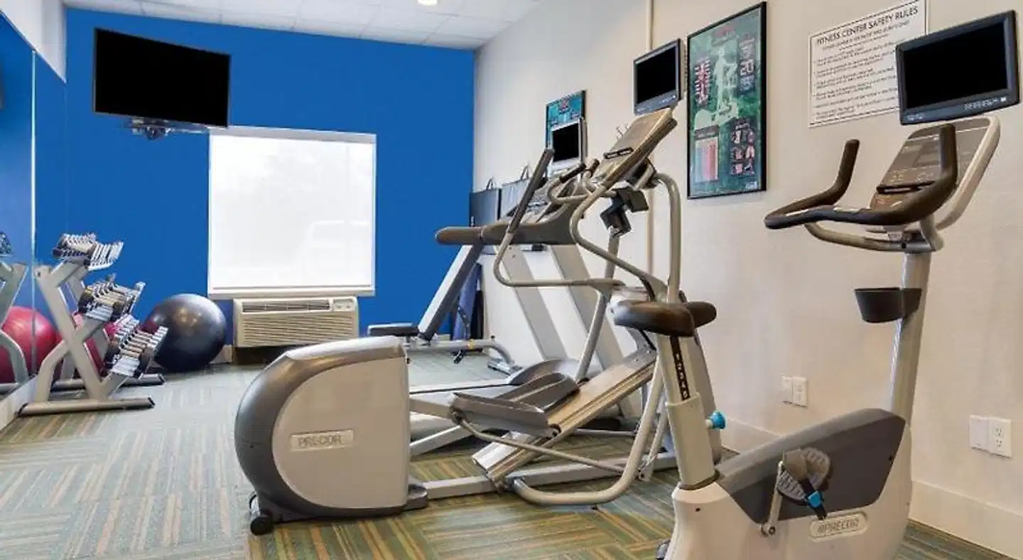 Holiday Inn Express & Suites Tampa-Fairgrounds-Casino Sport und Entertainment