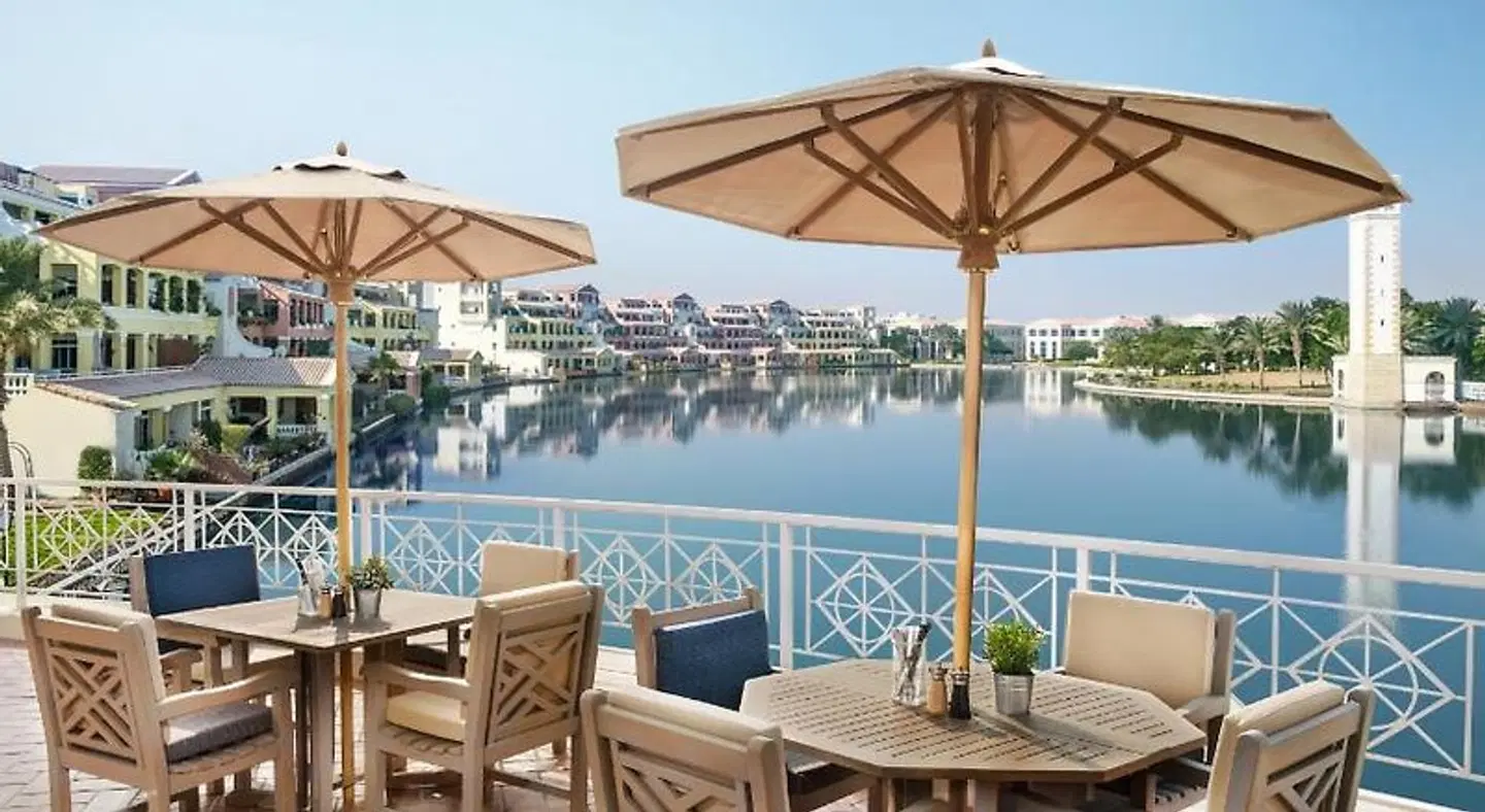 Copthorne Lakeview Executive Apartments Dubai, Green Community Terrasse