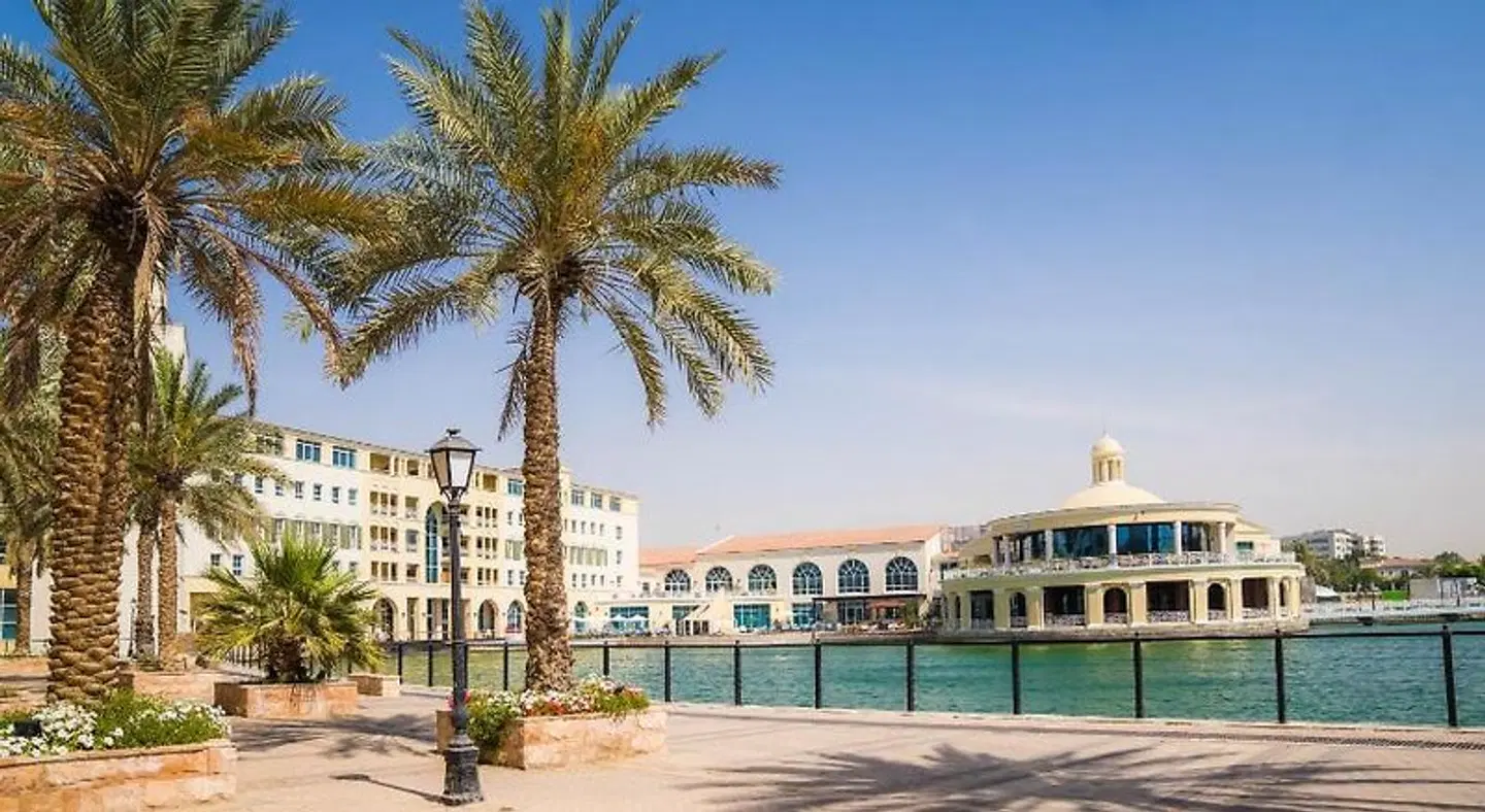 Copthorne Lakeview Executive Apartments Dubai, Green Community EXTERIOR