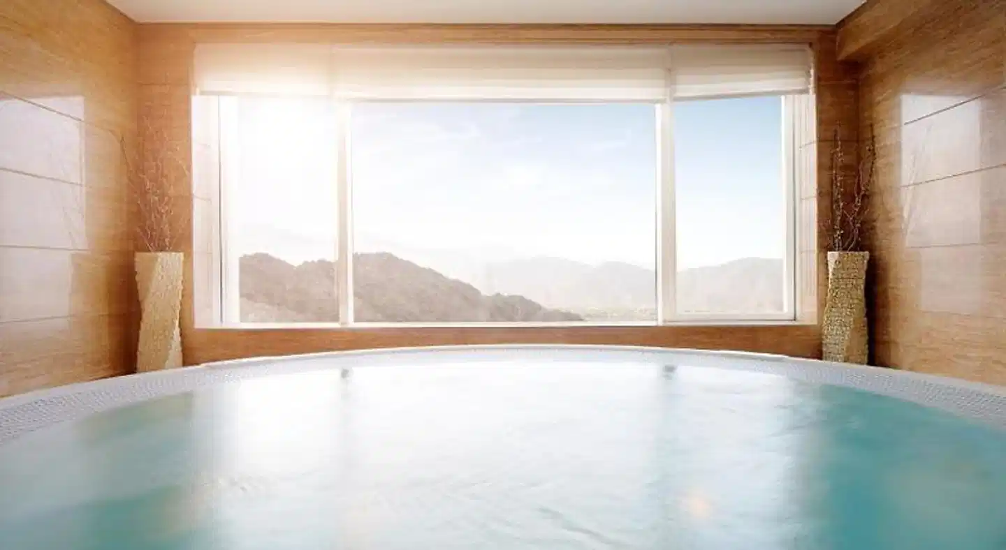 Royal M Hotel Fujairah Hallenbad