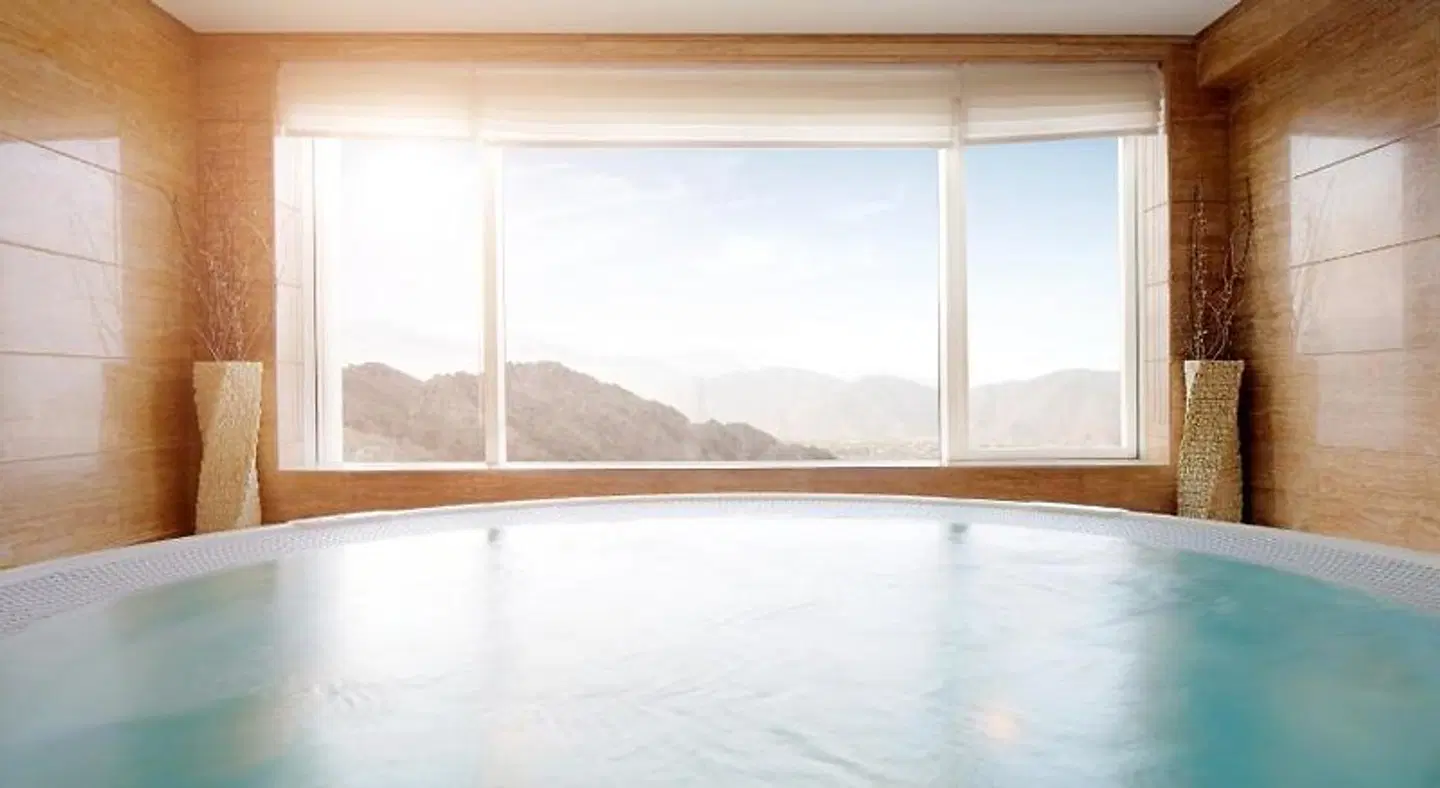 Royal M Hotel Fujairah Hallenbad