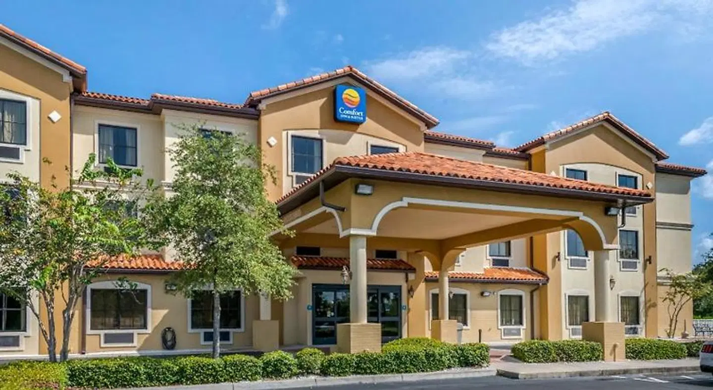 Comfort Inn & Suites Northeast - Gateway EXTERIOR