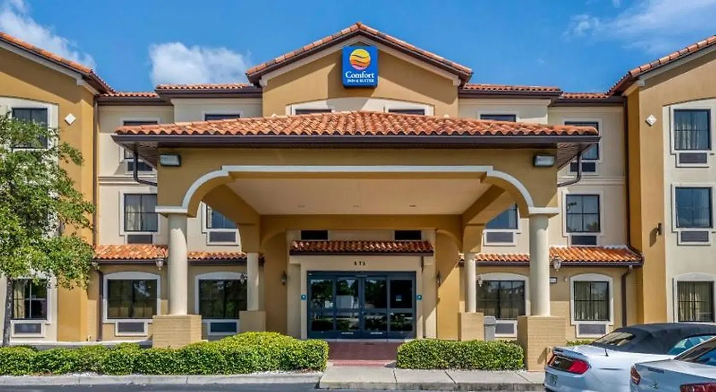 Comfort Inn & Suites Northeast - Gateway EXTERIOR