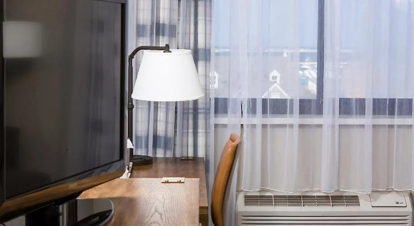 Radisson Hotel Plymouth Harbor ROOM_EXAMPLE