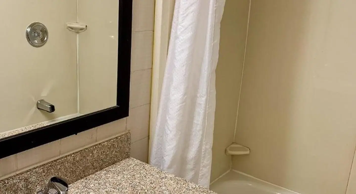 Super 5 Inn Badezimmer