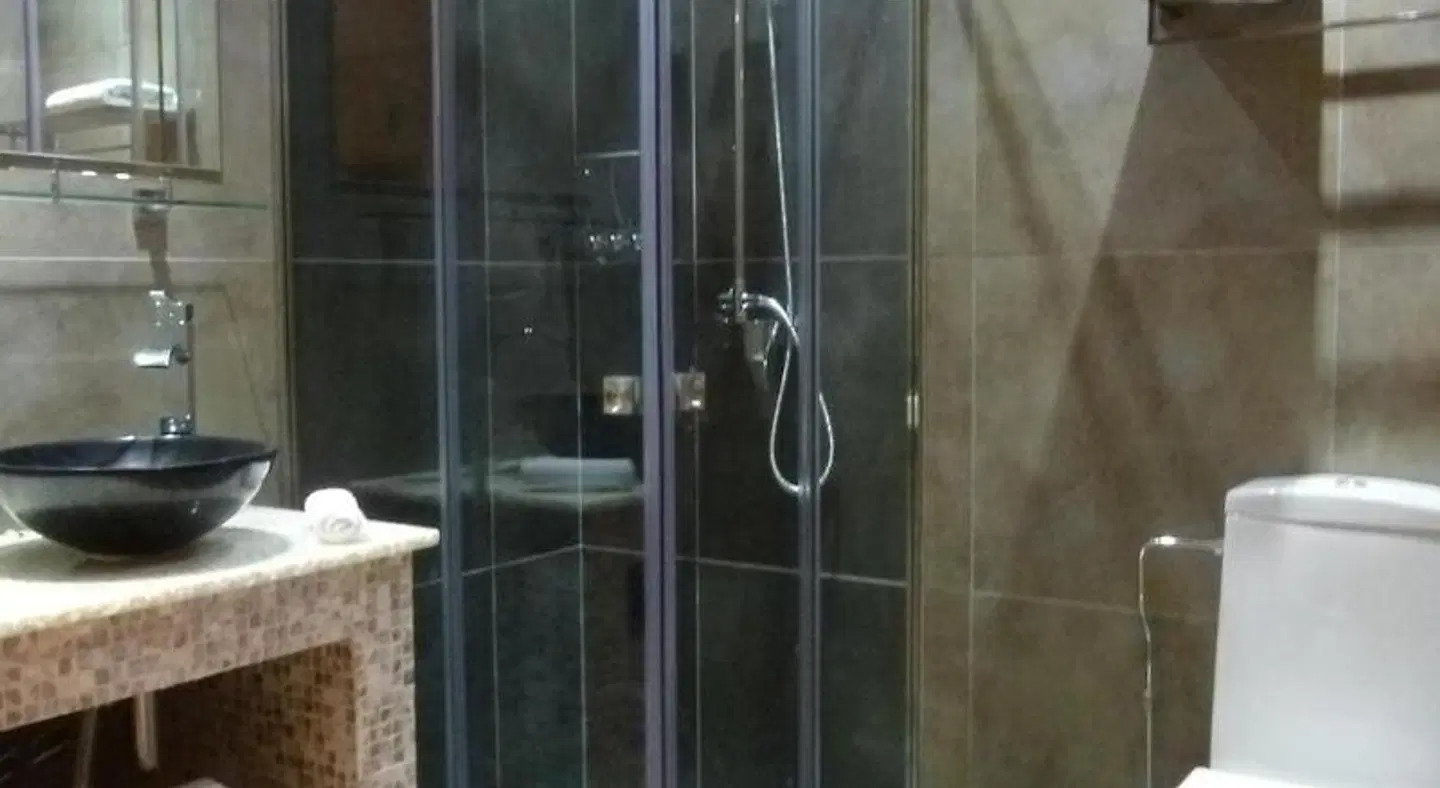 Achilleos City Hotel Badezimmer