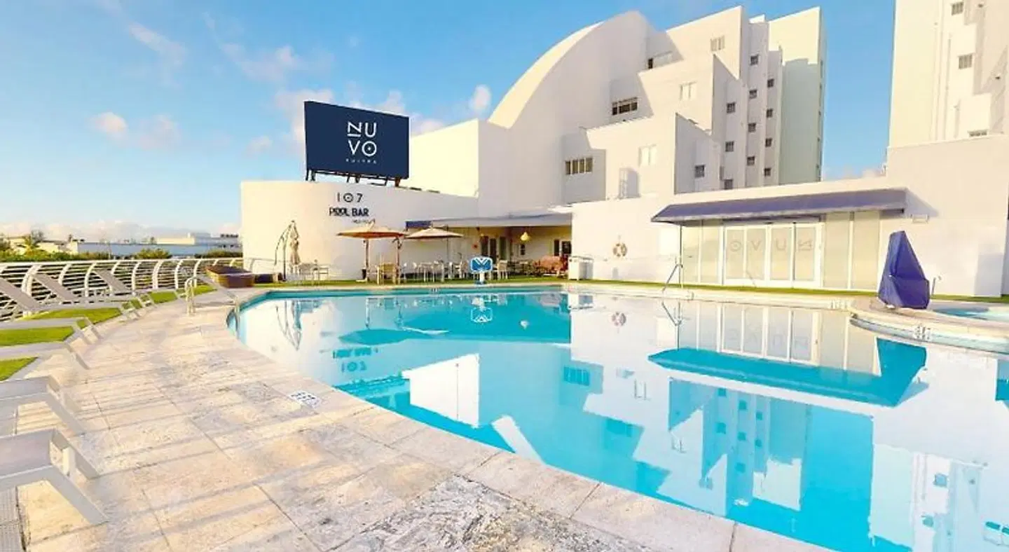 NUVO SUITES HOTEL OUTDOOR_POOL