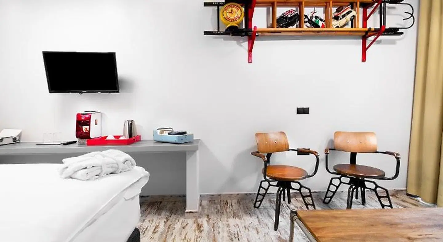 360 Degrees ROOM_EXAMPLE