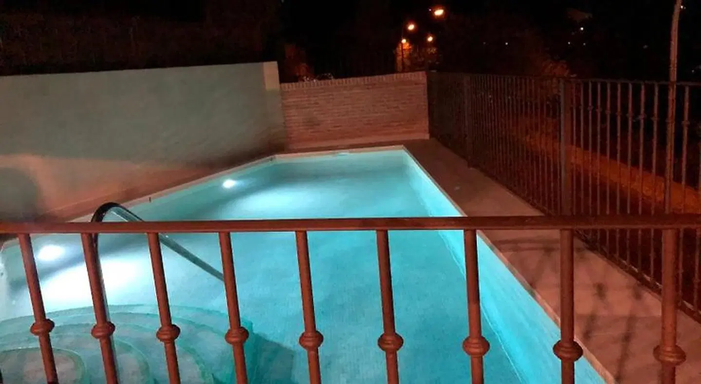 Los Cigarrales Hallenbad