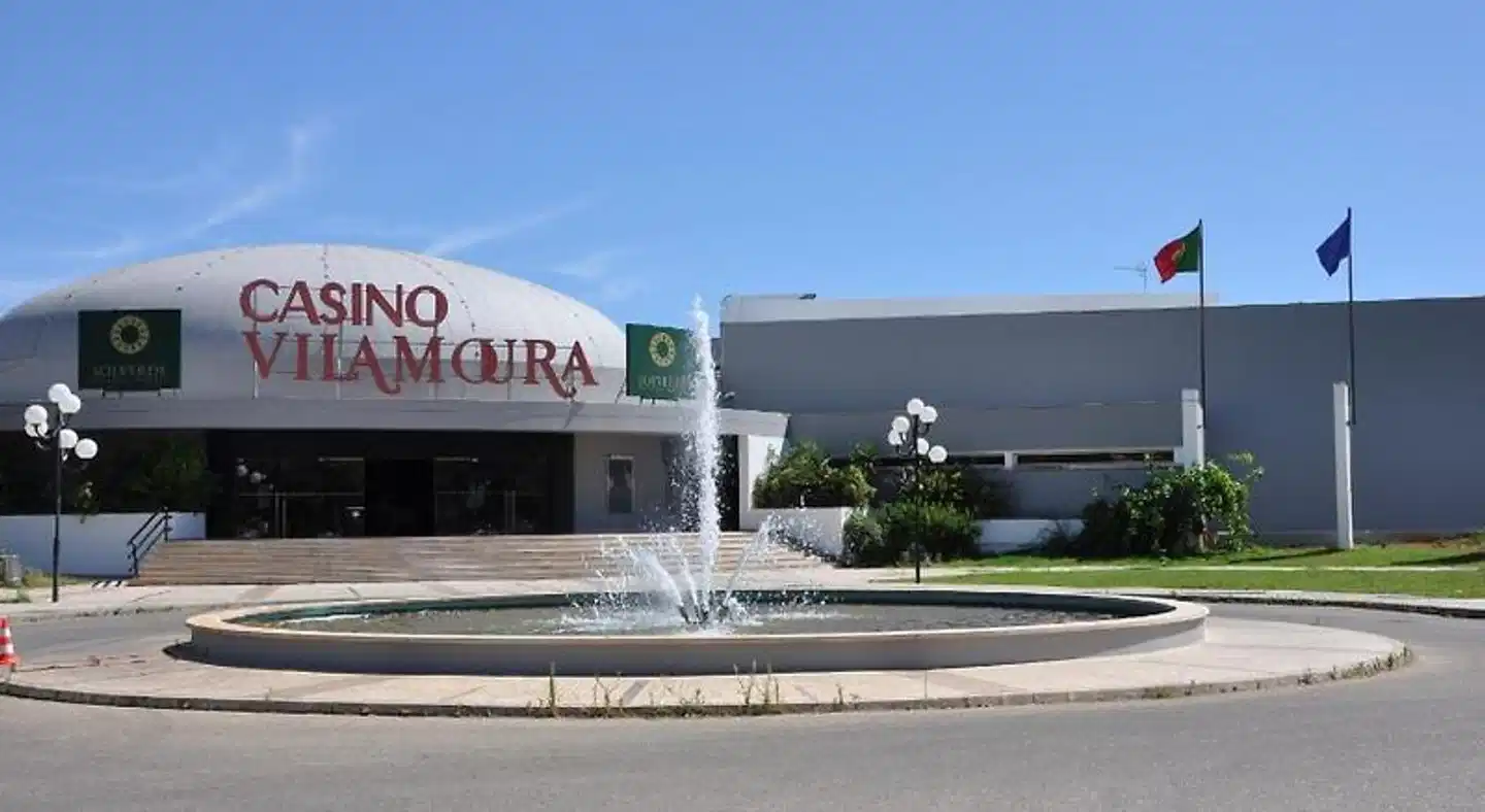 Luna Olympus Aussenansicht