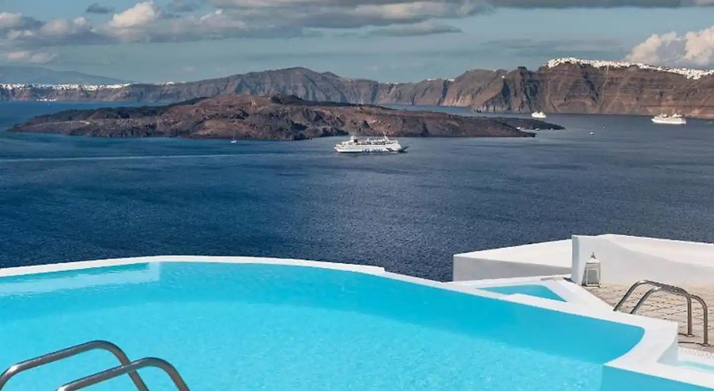 Apanemo Hotel & Suites Pool