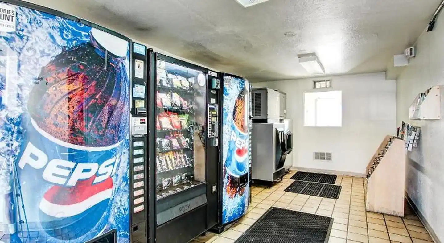 Motel 6 Denver, CO - Airport Lobby