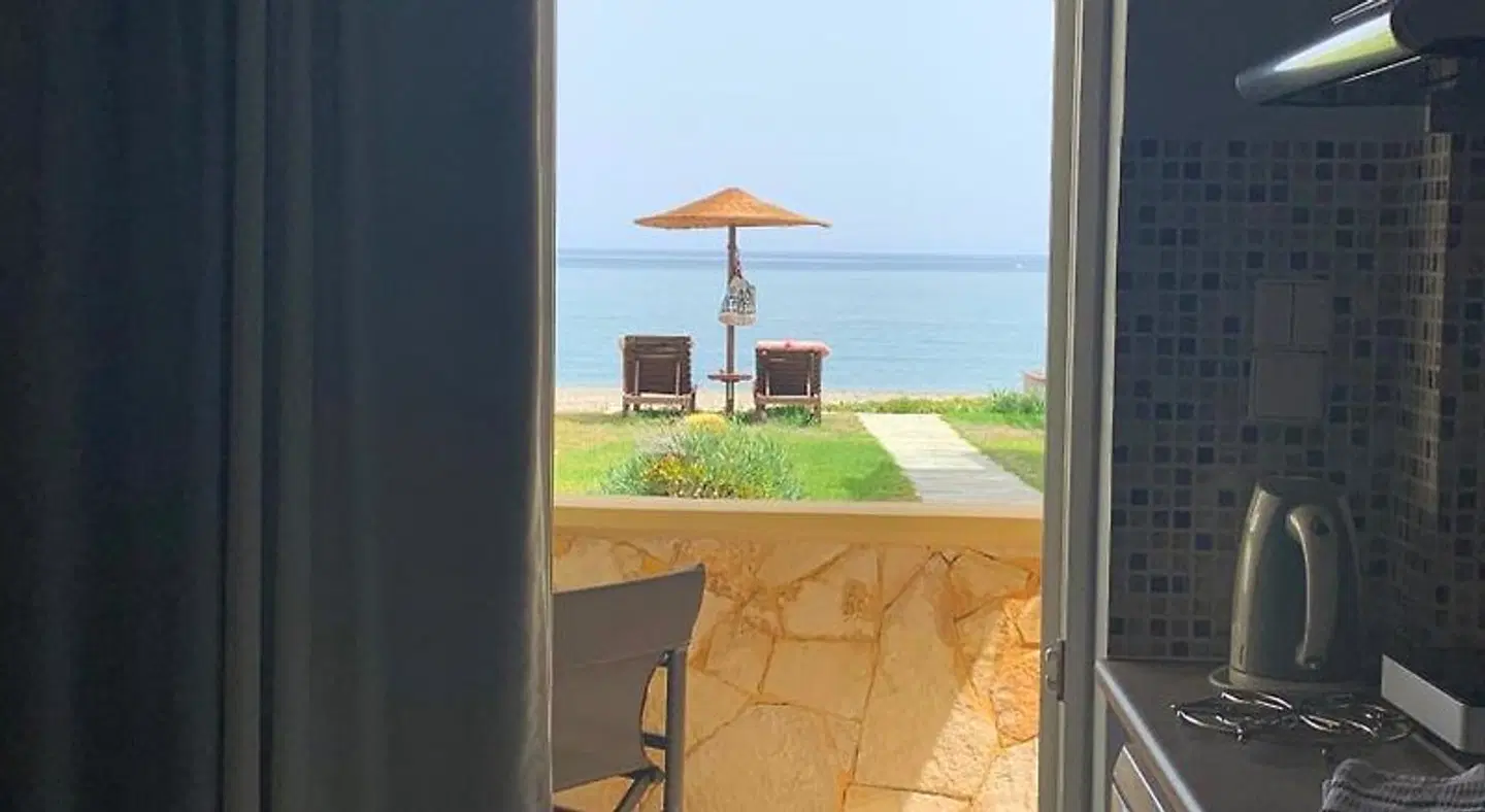 Ermis Suites Terrasse