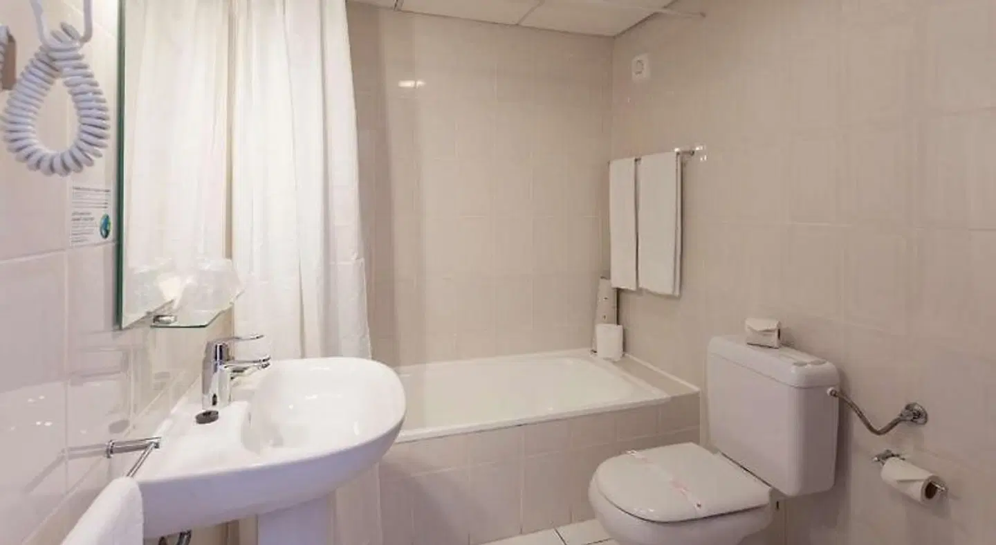 Best Western Hotel Dom Bernardo Badezimmer