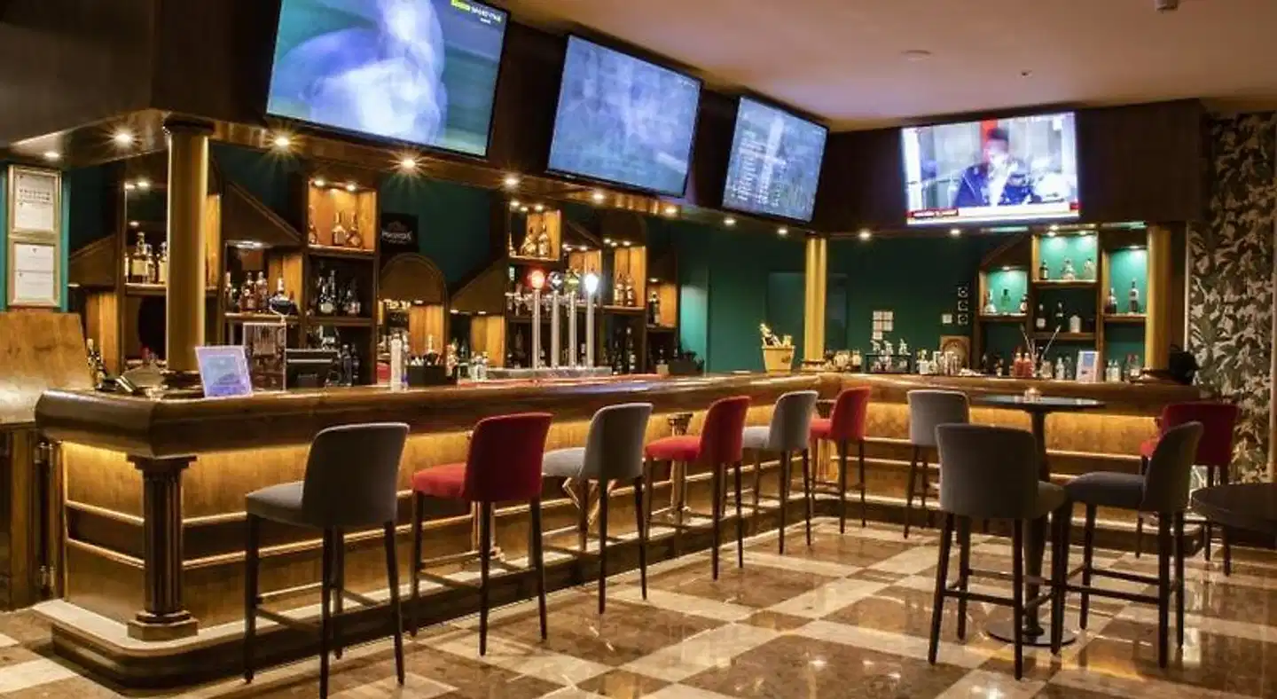 Luna Hotel da Oura Bar