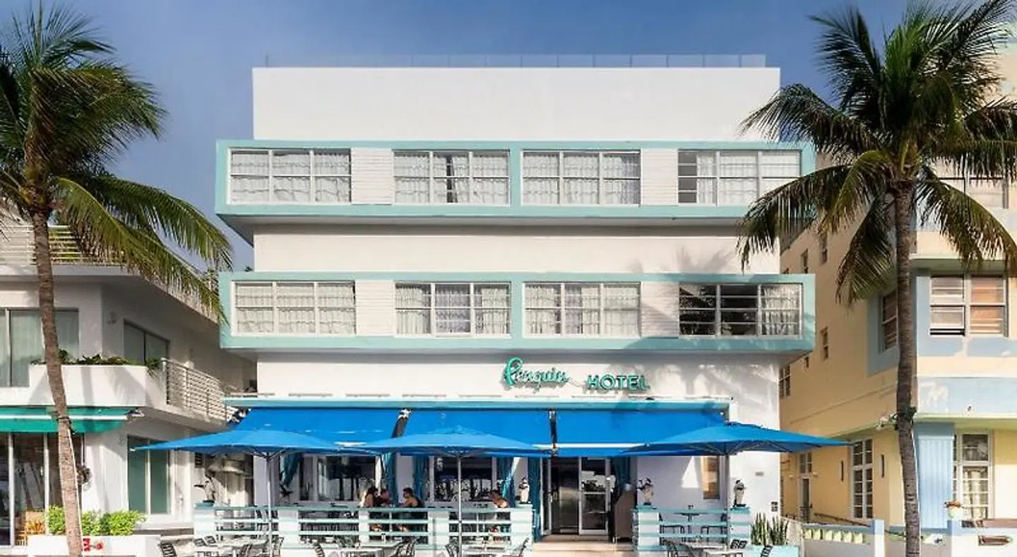 Penguin Hotel EXTERIOR