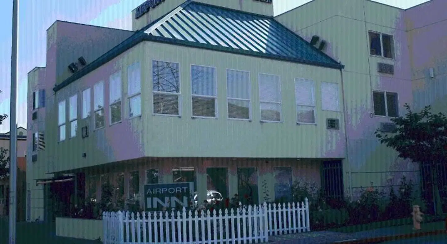 Airport Inn EXTERIOR