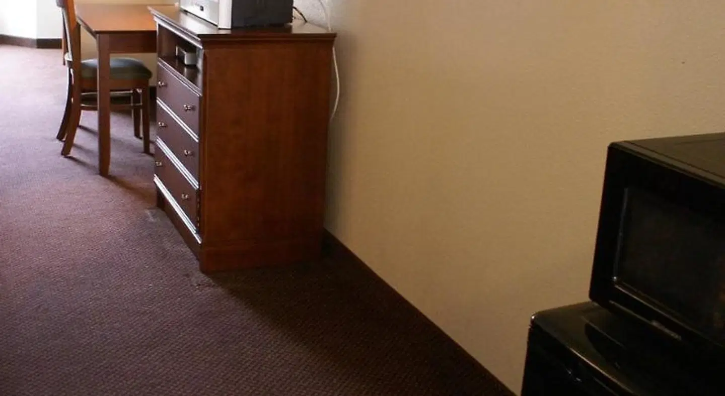 Airport Inn ROOM_EXAMPLE