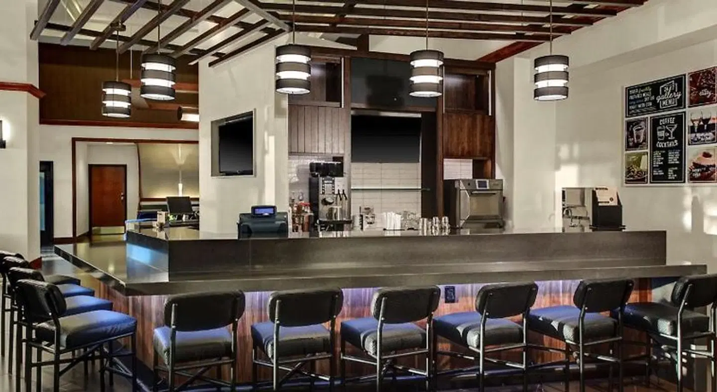 Hyatt Place Lakeland Center Bar