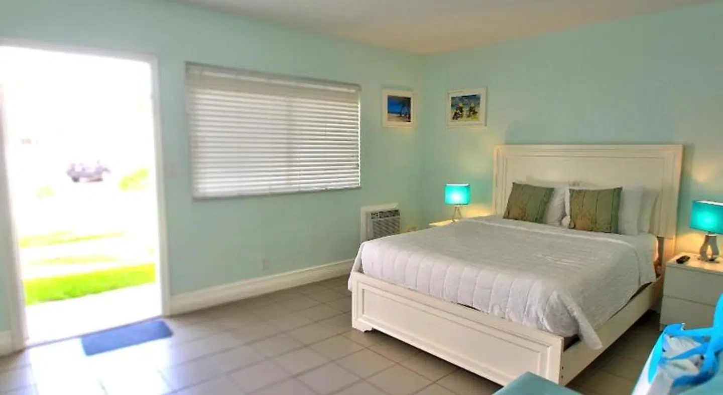 Hollywood Beachside Boutique Suite ROOM_EXAMPLE