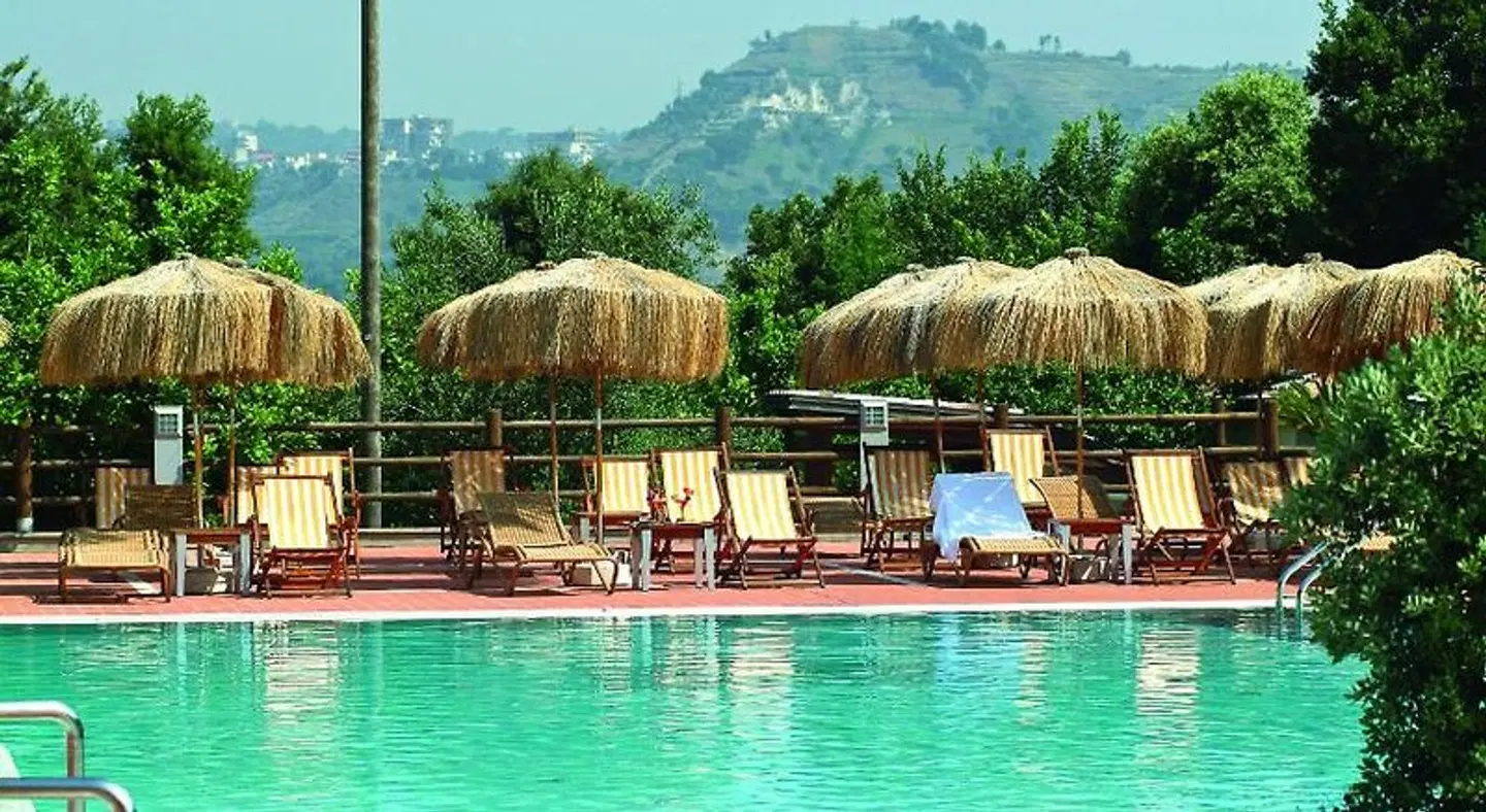 Montespina Park Hotel OUTDOOR_POOL