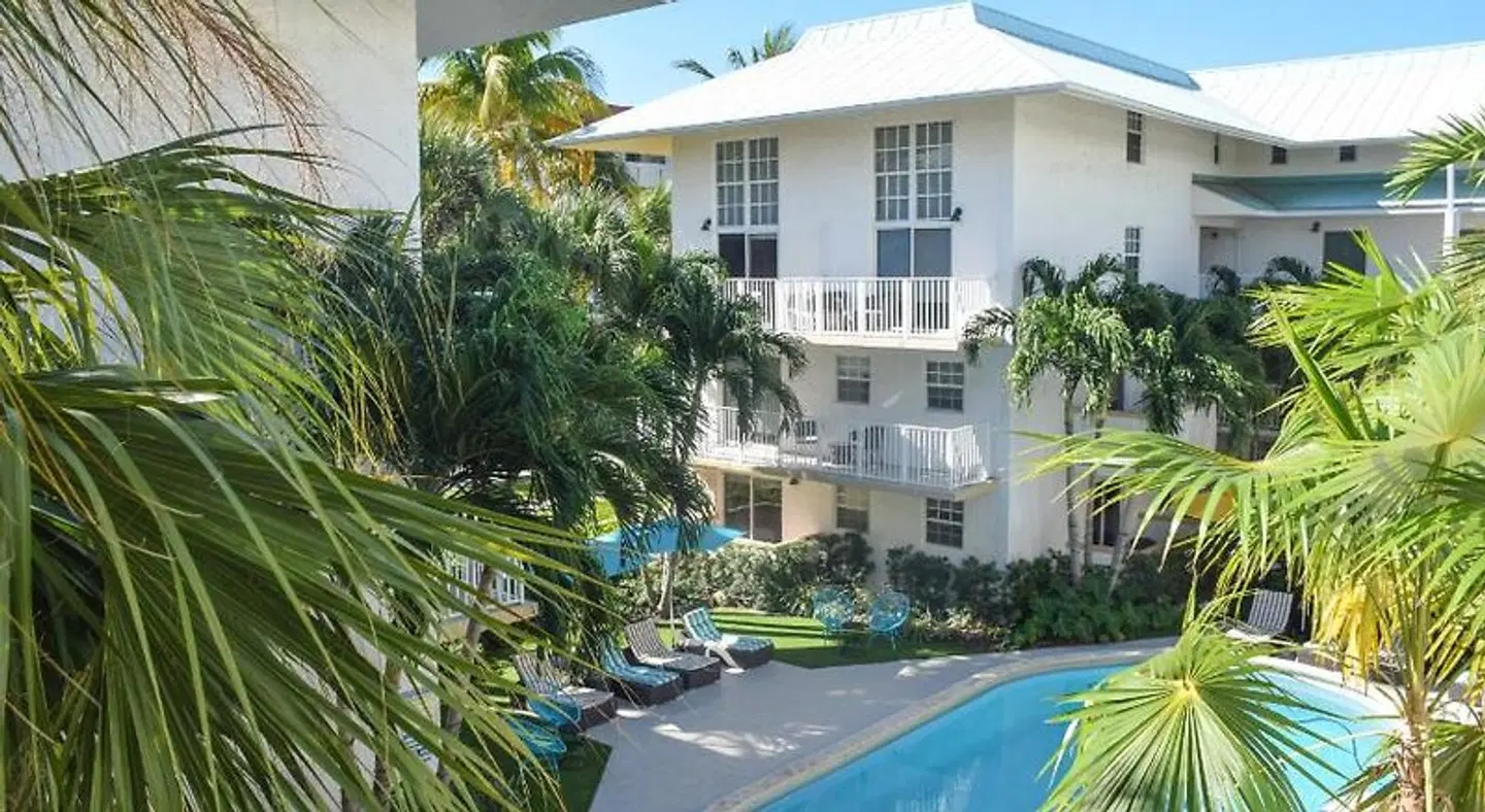 Coral Reef at Key Biscayne EXTERIOR