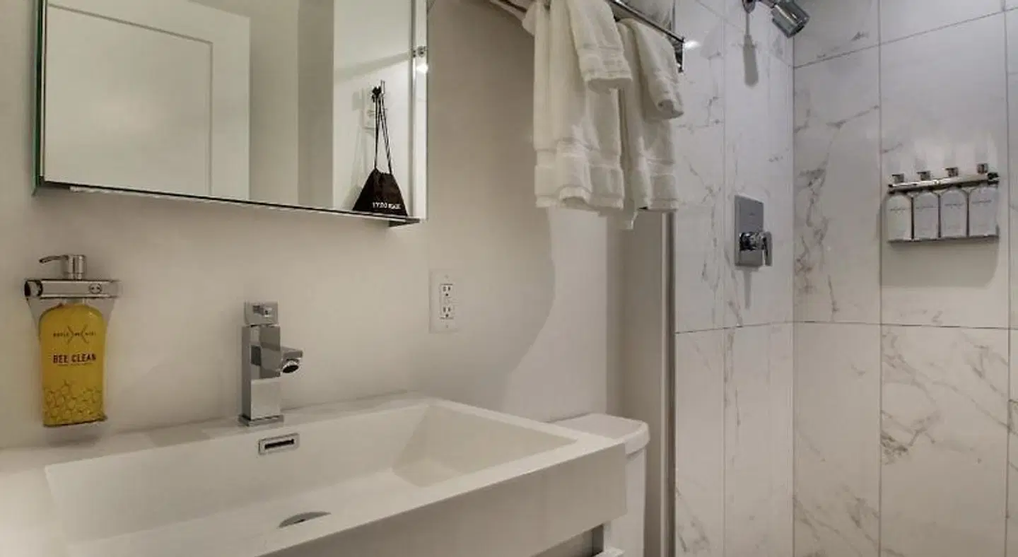 Hotel Hive Badezimmer