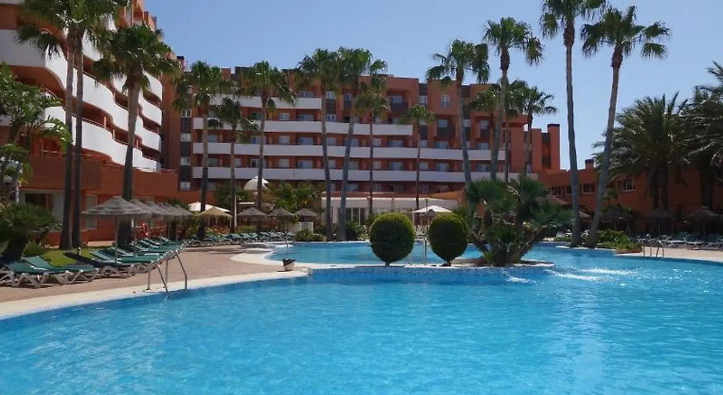 Arena Center OUTDOOR_POOL