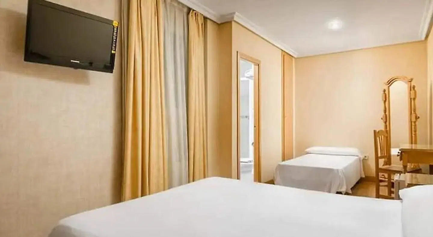 Hotel Madrid Río ROOM_EXAMPLE