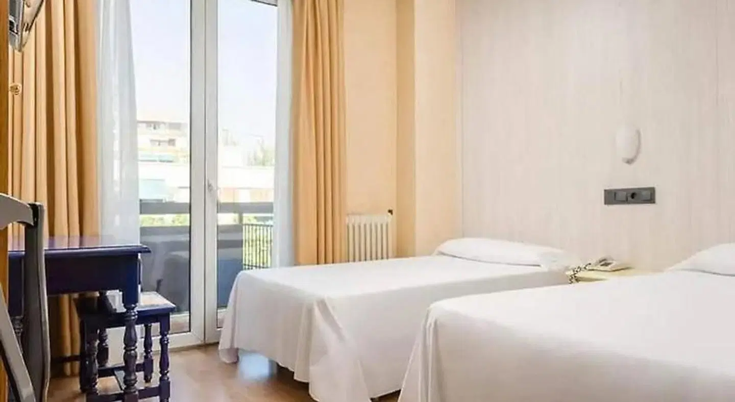Hotel Madrid Río ROOM_EXAMPLE