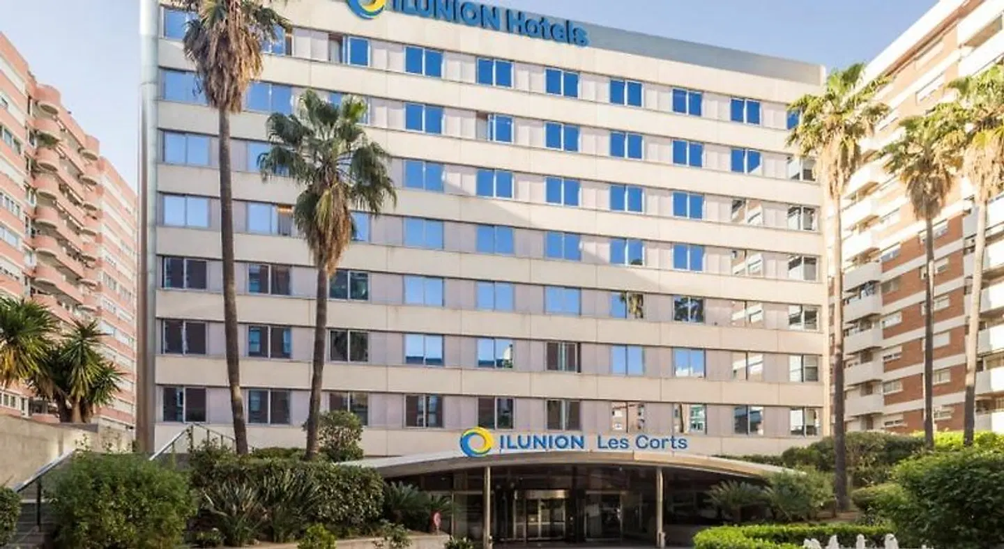 Hotel ILUNION Les Corts Spa EXTERIOR