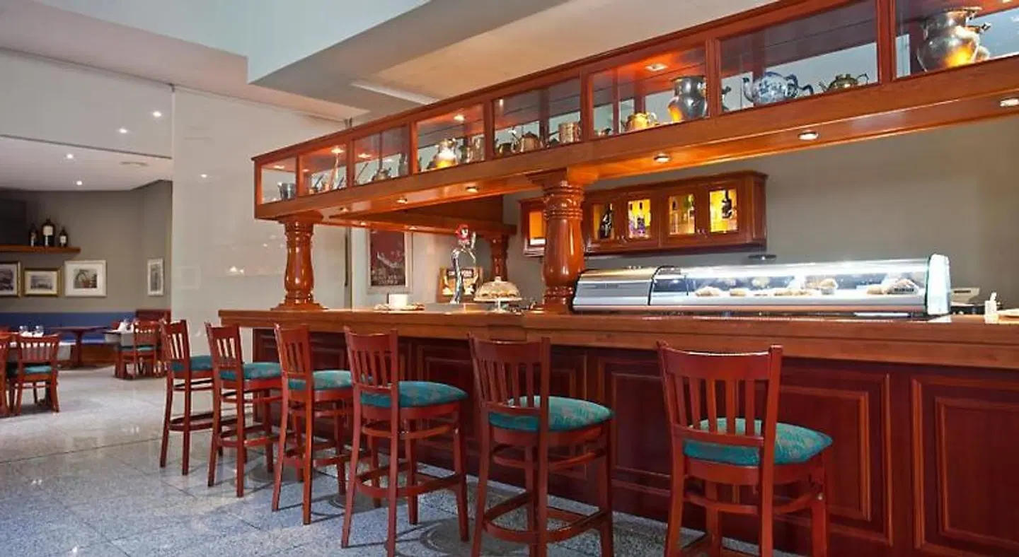 Hotel ILUNION Les Corts Spa Bar