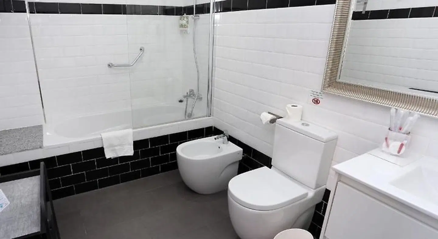 Hostal Venecia Badezimmer