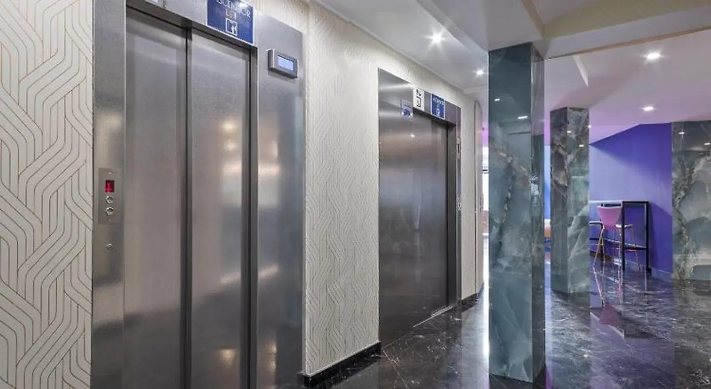 Hostal Venecia Hallenbad