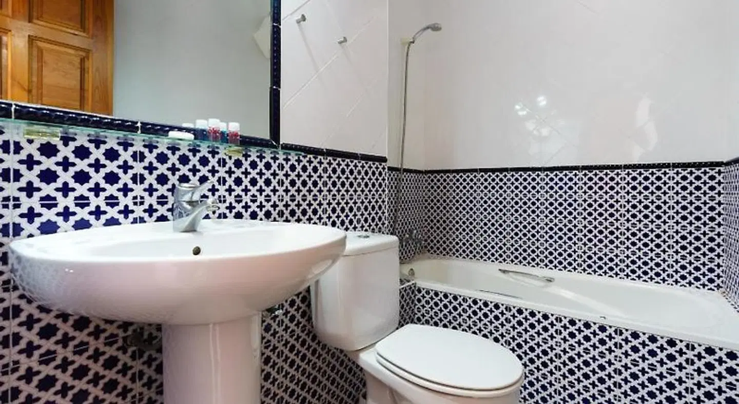 Apartamentos Pepe Mesa Badezimmer