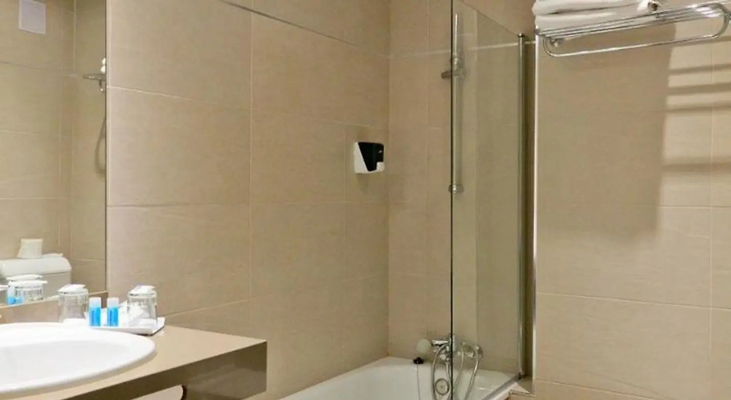 Hotel Porcel Sabica Badezimmer