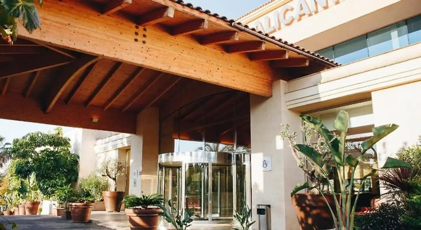 Hotel Alicante Golf Aussenansicht