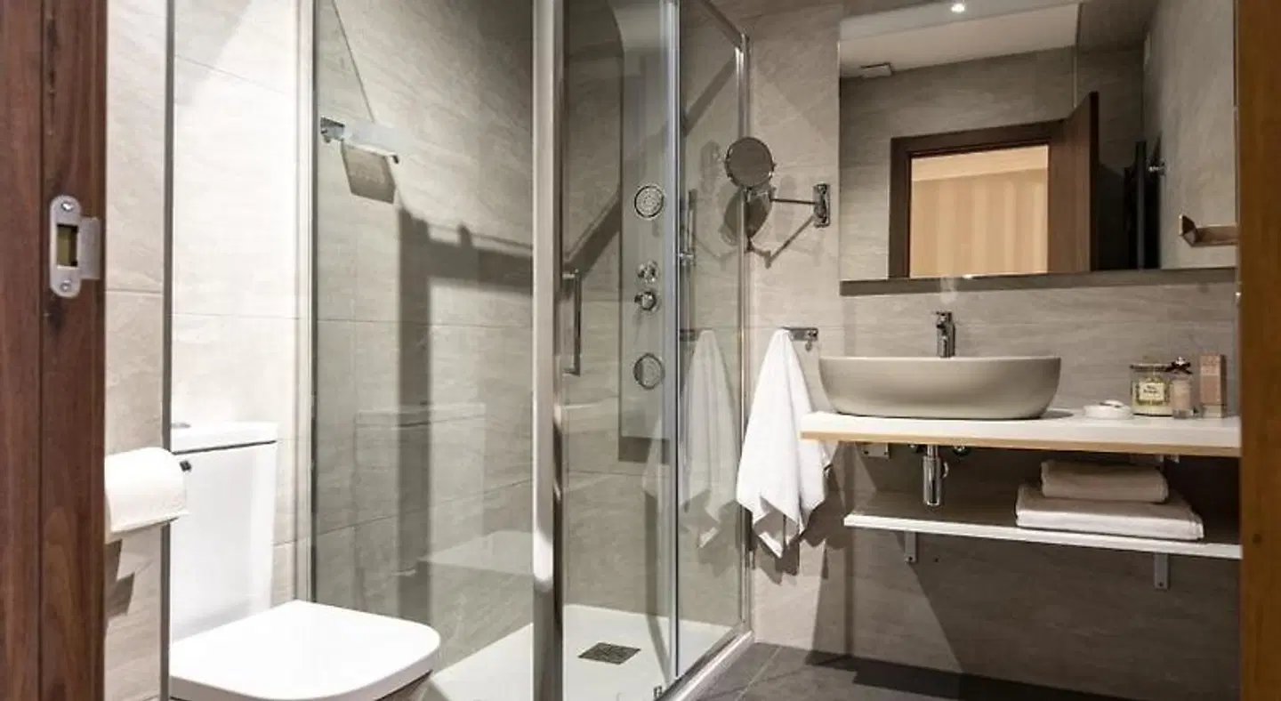 Hotel Real Segovia Badezimmer