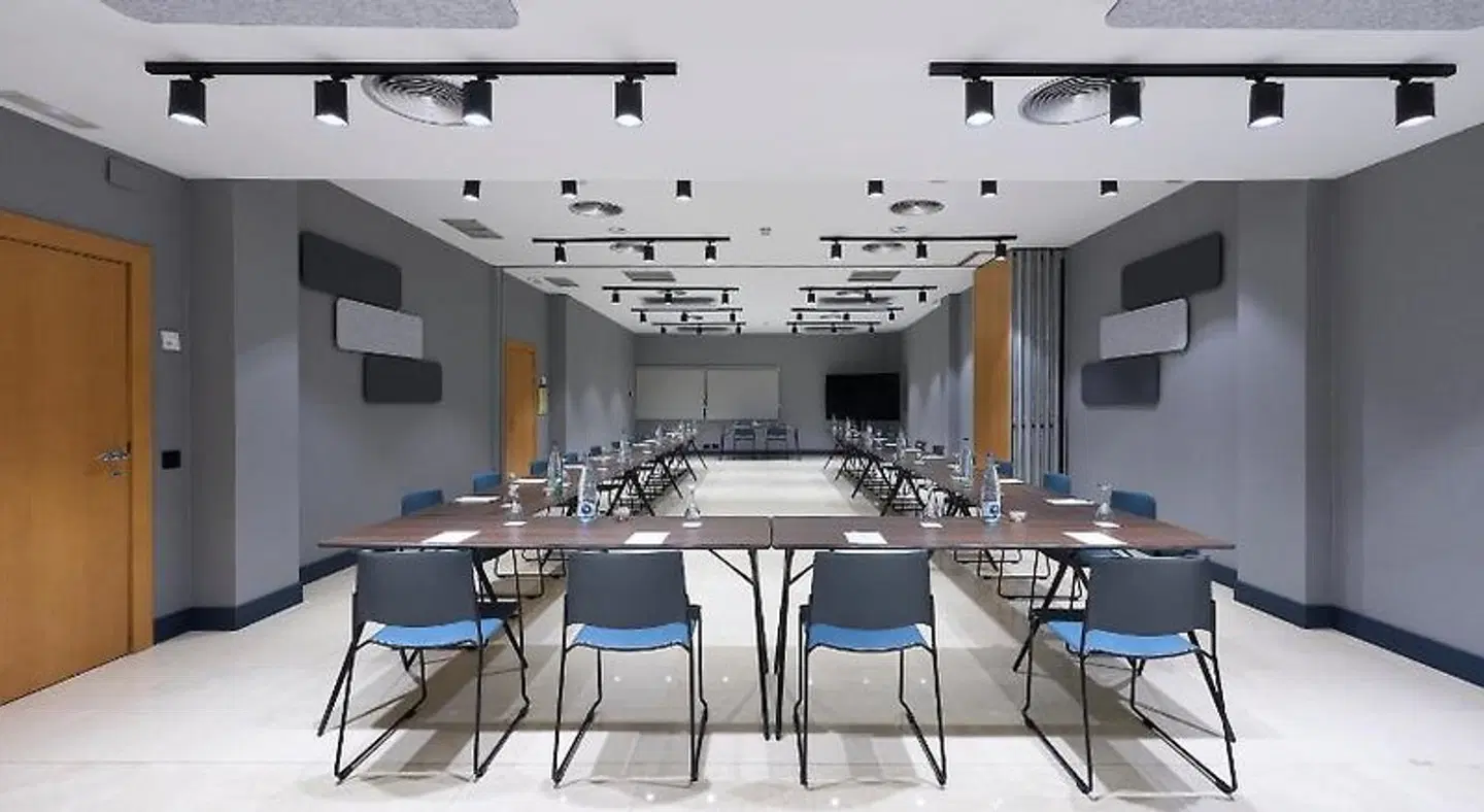 Catalonia La Maquinista Konferenz