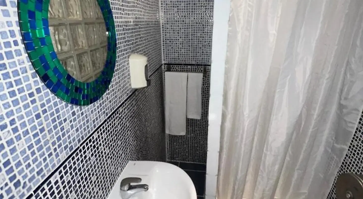 Hostal Abaaly Badezimmer