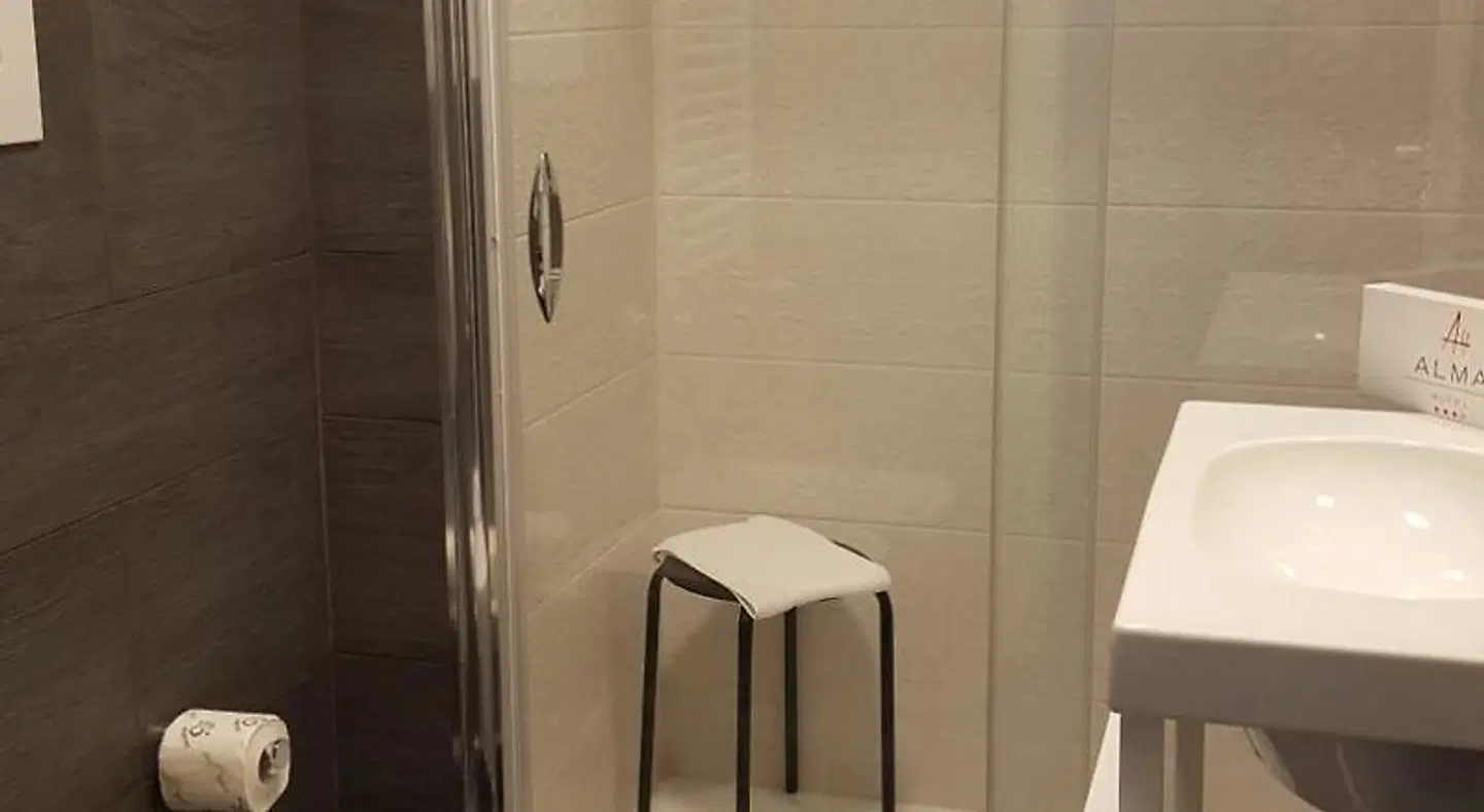 Alma Hotel Badezimmer