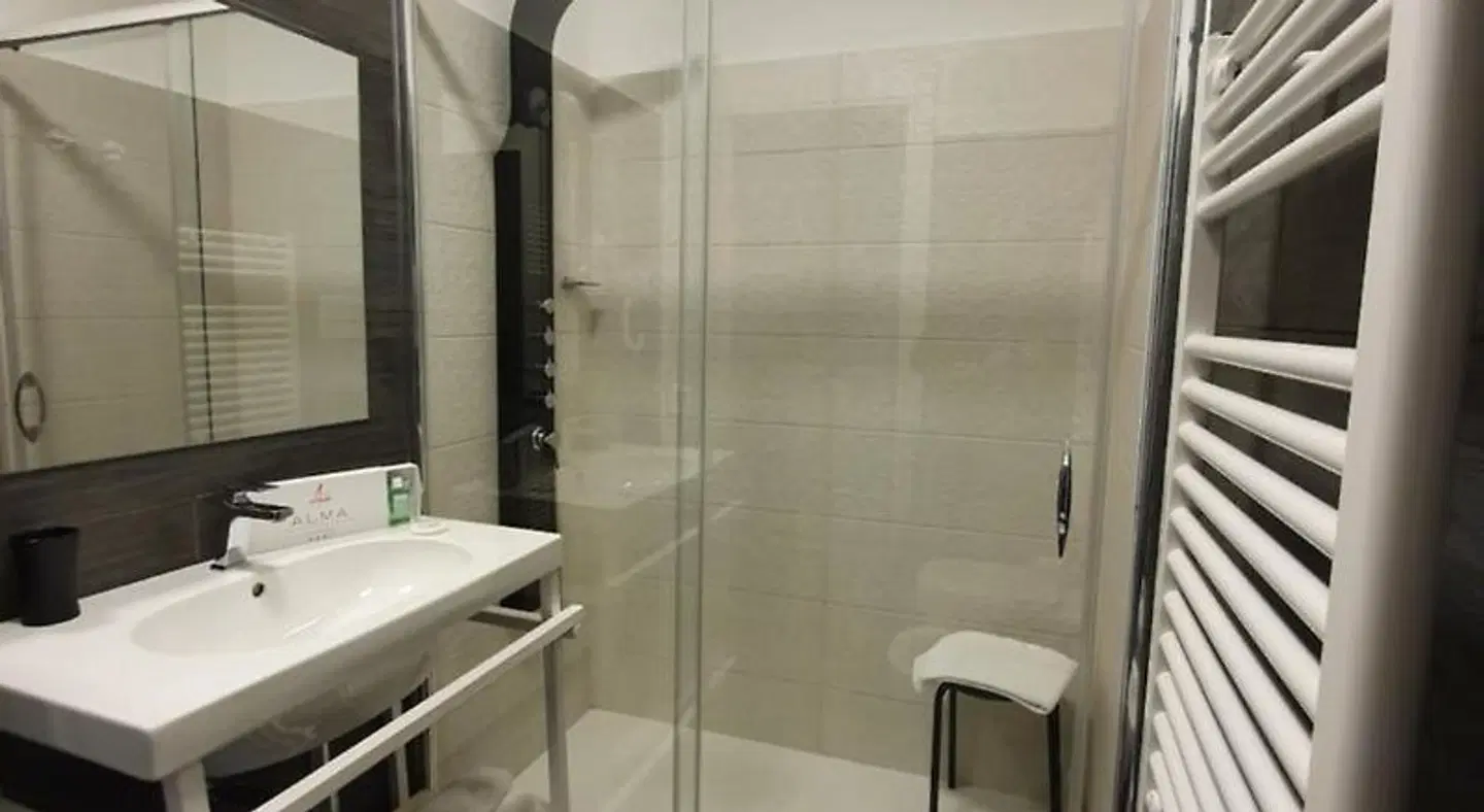 Alma Hotel Badezimmer